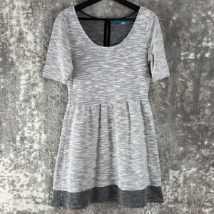 Buttons Brand Size L Mini Fit Flared Dress Heather Gray Short Sleev Scoop Neck